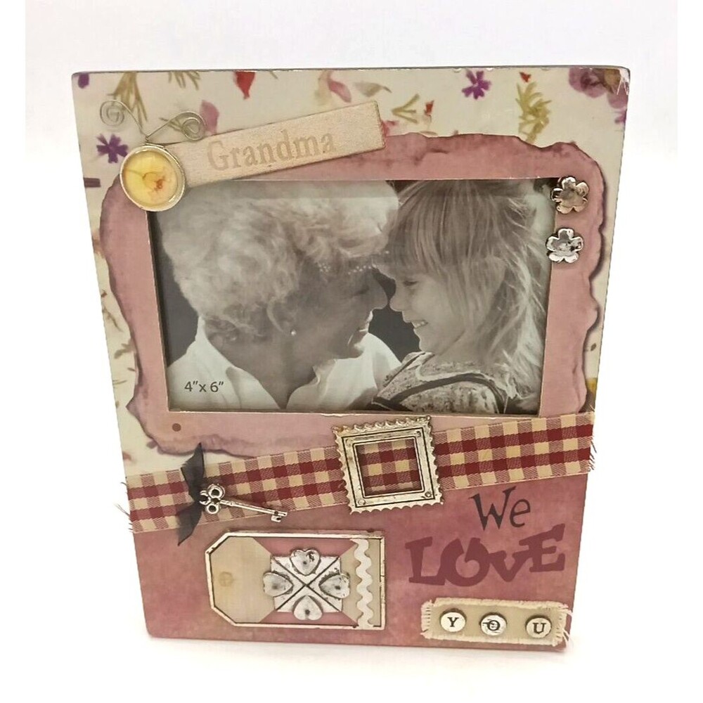 Vintage Style We Love Grandma Photo Frame